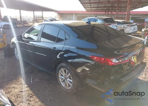2025 Toyota Camry Le z USA, uszkodzony, nr VIN 4T1DAACK0SU001786